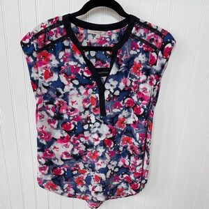 41 Hawthorn Floral Cap-Sleeve Blouse - Pink, Navy & White